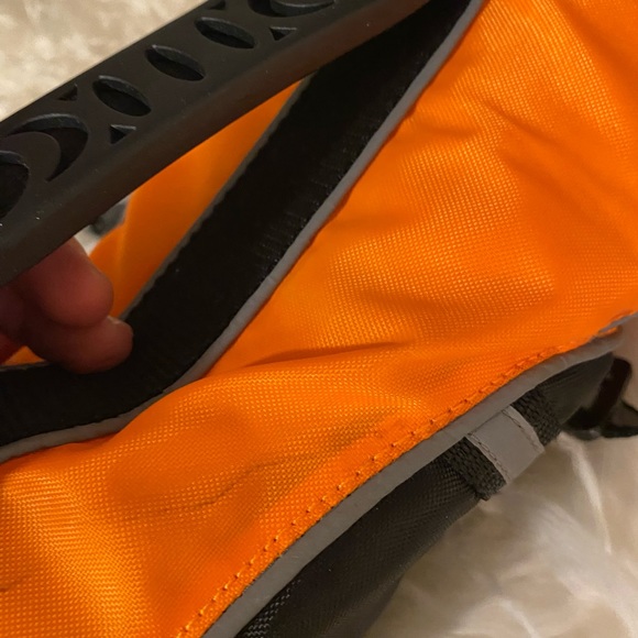 BNWT Silver Paw dog life jacket in small suitable for smaller dogs!! - Picture 6 of 9